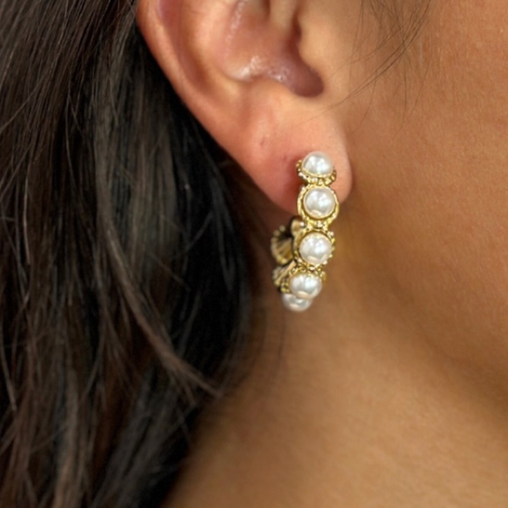 Pearl Hoop Earrings 18k Gold Plated - Picture 4 of 4